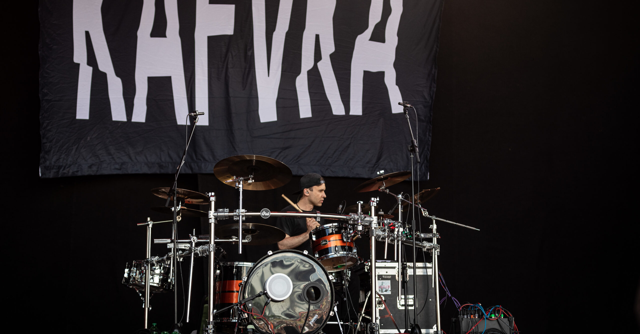 OBSERVER Communication & Marketing Manager Stephan Ifkovits als Musiker bei Rock am Ring 2022
